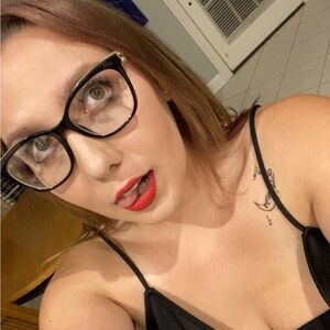 Meet your Posher, Adalyne